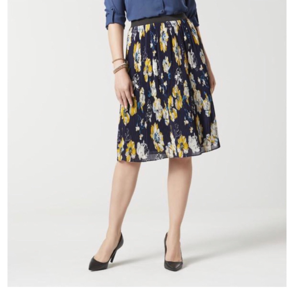 Jaclyn Smith Floral Pleated Skirt- w/flaw